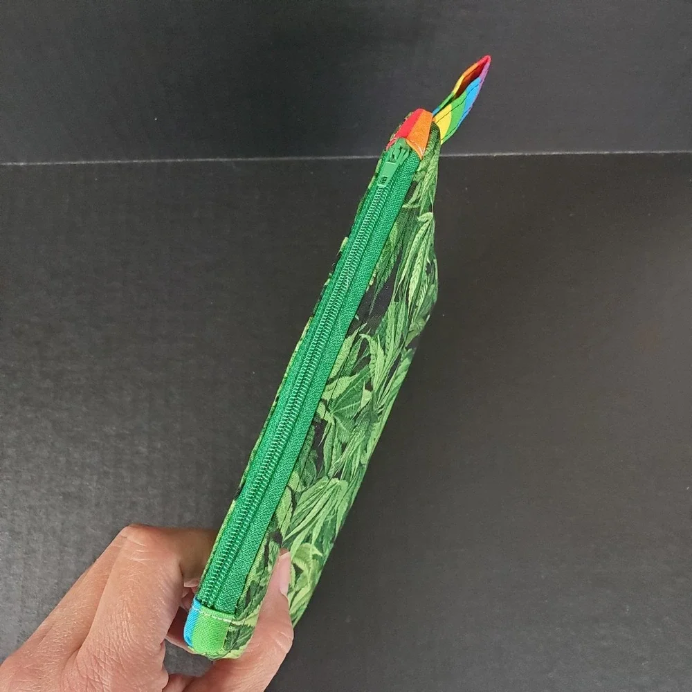 Marijuana Leaf Travel Pouch with Cockroach Bug Fabric Lining For Pipe Pot 8x6 in